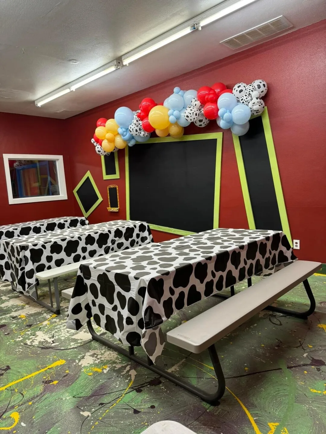 Birthday Party room